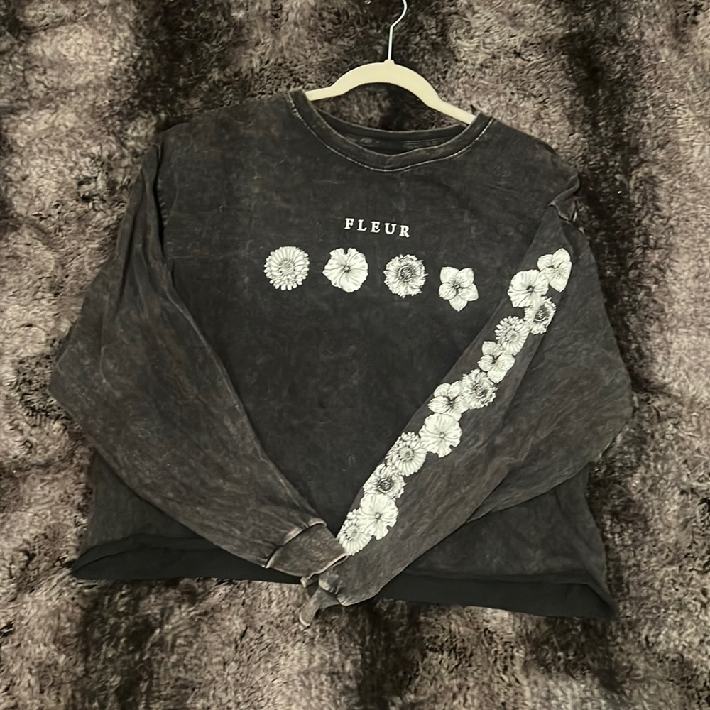 CHEMISTRY XL Crop Top, I’m a med but i liked the way it fit, Black Faded style.